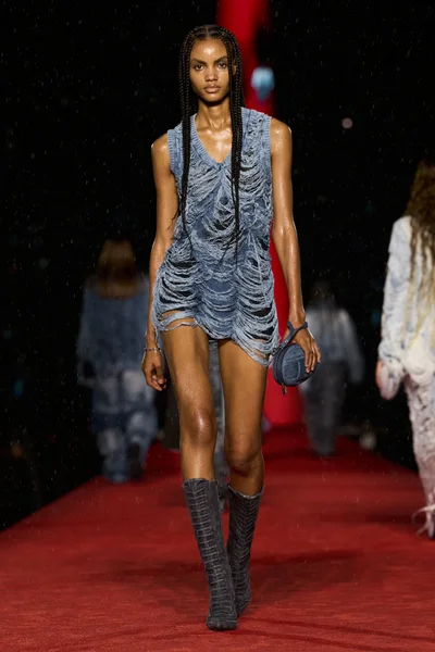 Look 19